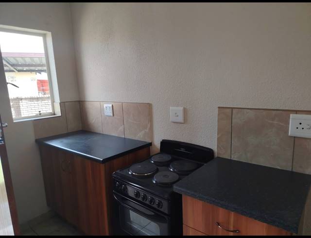 3 BEDROOM TOWNHOUSE FOR SALE IN WATERKLOOF HILL ESTATE